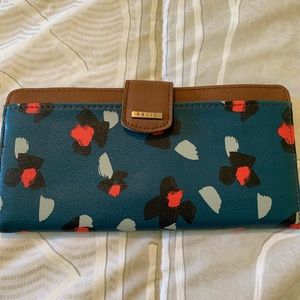 Relic wallets bag for women.